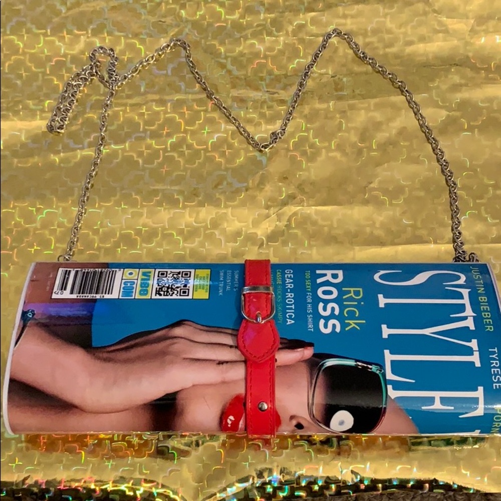 Lil Kim on the cover of magazine purse